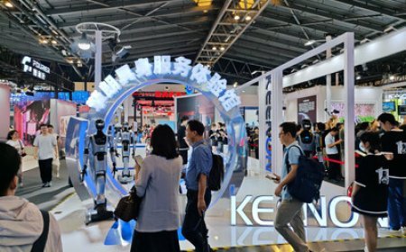 KEENON Debuts First Bipedal Humanoid Service Robot at WAIC, Showcasing Role-Specific Embodied AI Solutions